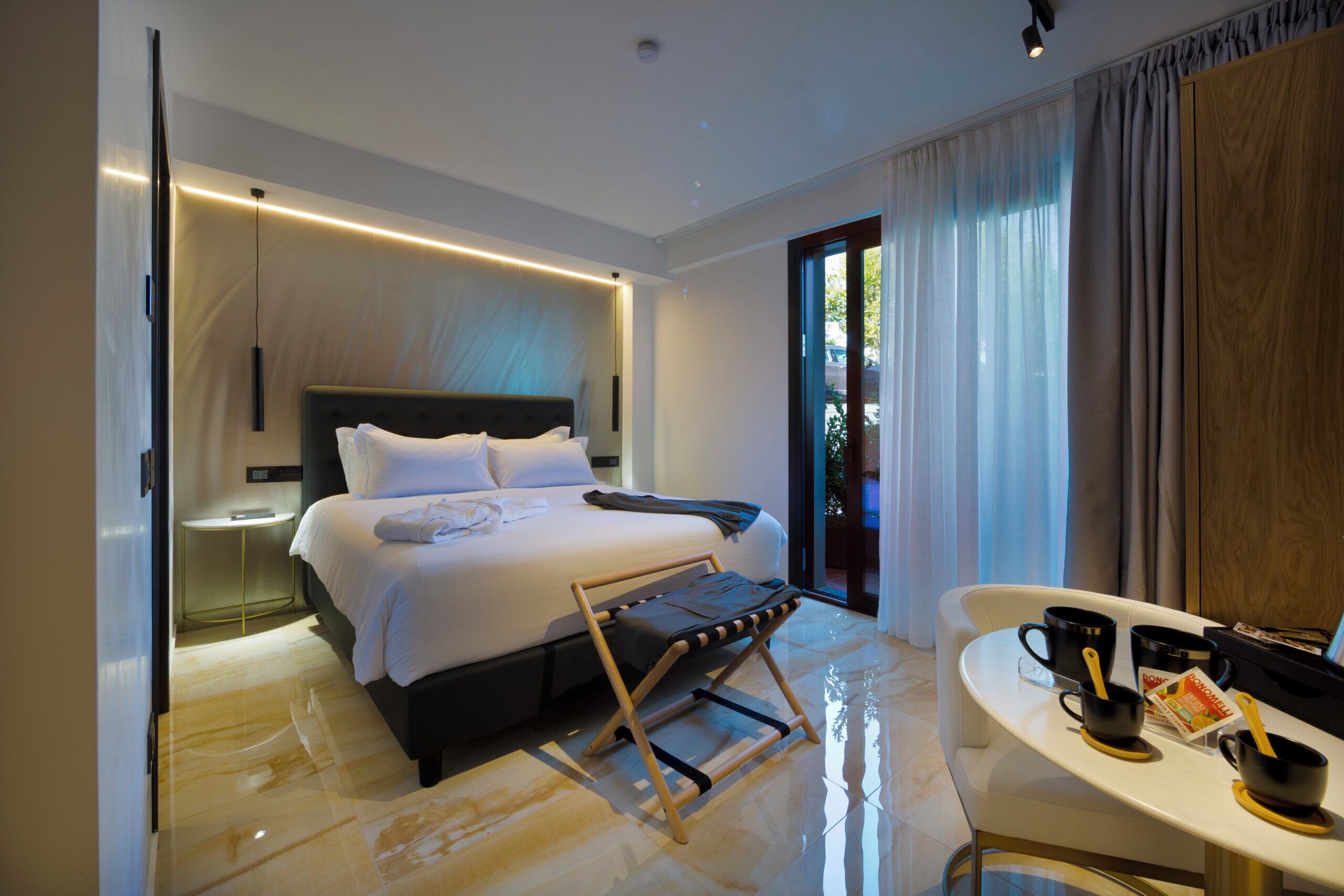 Deluxe Room | Egyptian cotton sheets, premium bedding, down duvets, memory-foam beds