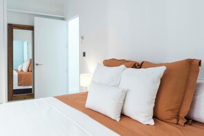 3 makuuhuonetta, silitysrauta/-lauta, ilmainen Wi-Fi