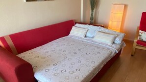 1 habitación, tabla de planchar con plancha, wifi y ropa de cama 
