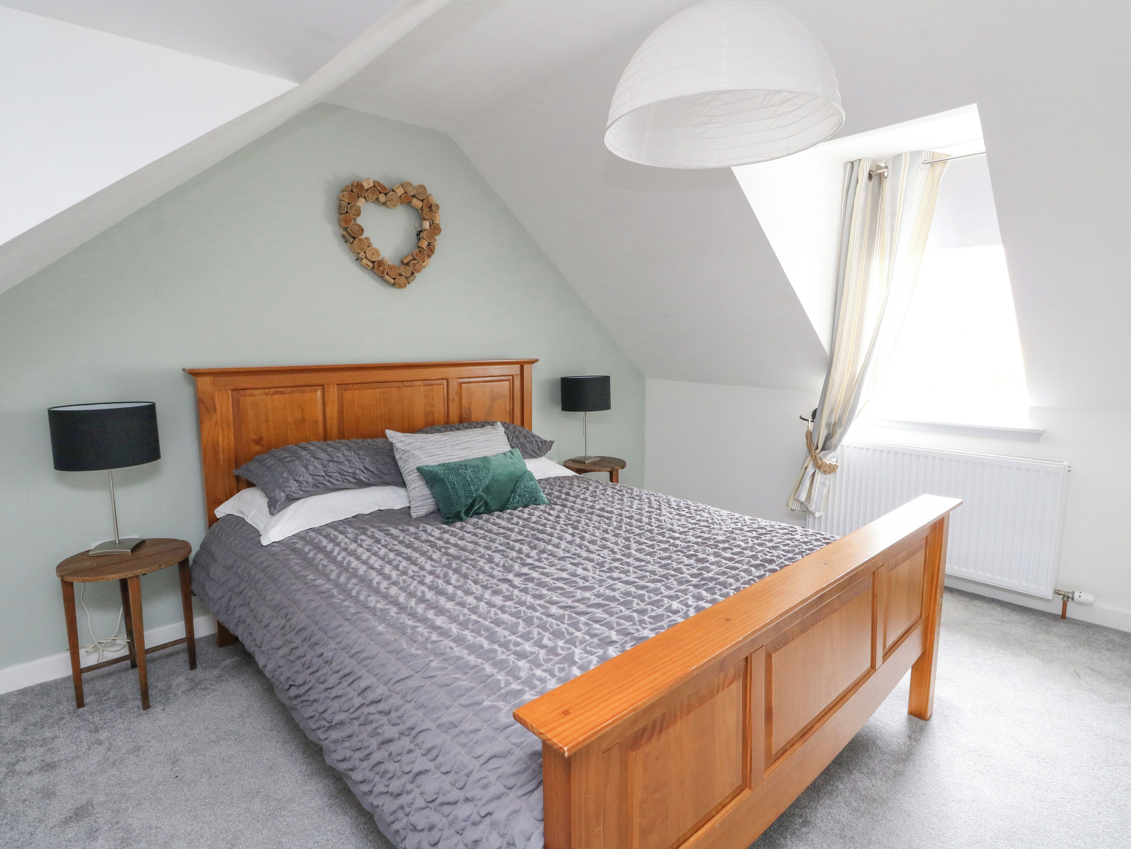 2 bedrooms, individually decorated, individually furnished, free WiFi