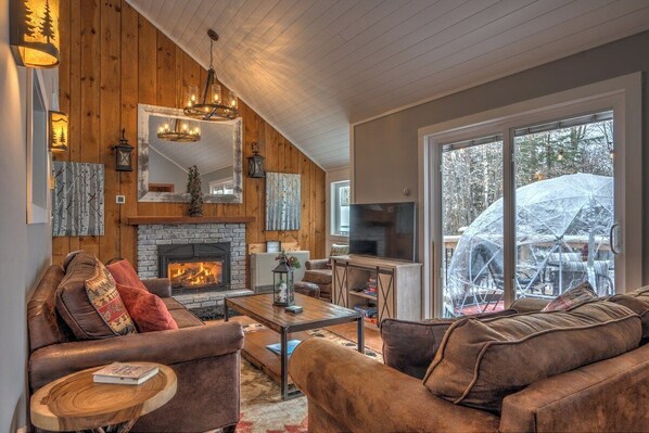 Smart TV, fireplace, video games, foosball