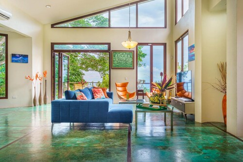 Colores del Viento Villa Breathtaking Ocean Views