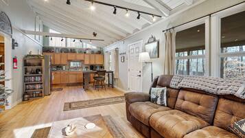 Fireplace, DVD player