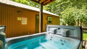 Bain à remous extérieur