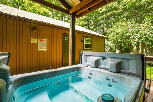 Outback Cabin | Hocking Hills, Cozy Cabin for 2