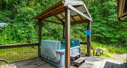 Outback Cabin | Hocking Hills, Cozy Cabin for 2