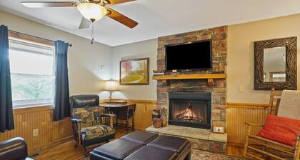 The Hideout in Hocking Hills | Cozy Couples Escape