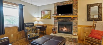 The Hideout in Hocking Hills | Cozy Couples Escape