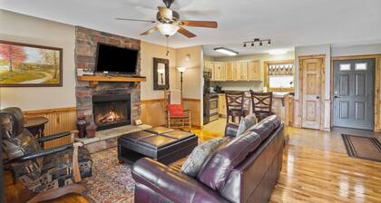 The Hideout in Hocking Hills | Cozy Couples Escape