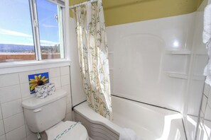 Bathroom - Fawnskin Lakeside (Fawnskin)
