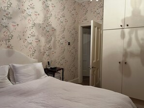 2 soverom, strykejern/-brett, wi-fi og sengetøy