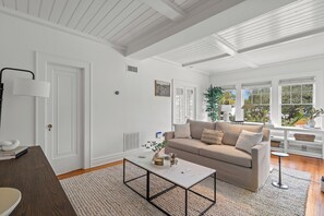 Elite appartement | Woonruimte | Smart-tv, Netflix, Hulu en boeken