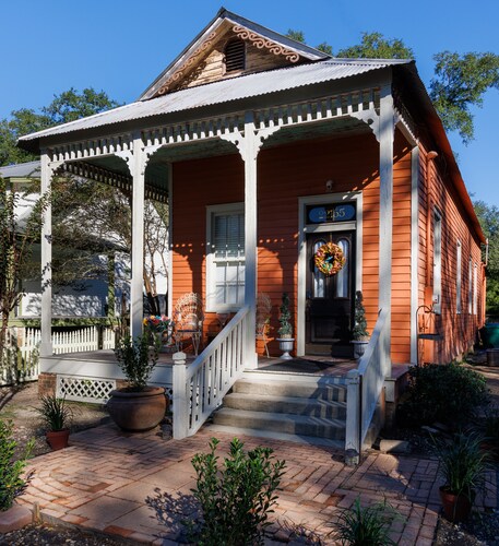 Abita Historic House - Retreat to a full on relaxation and fun place to visit!