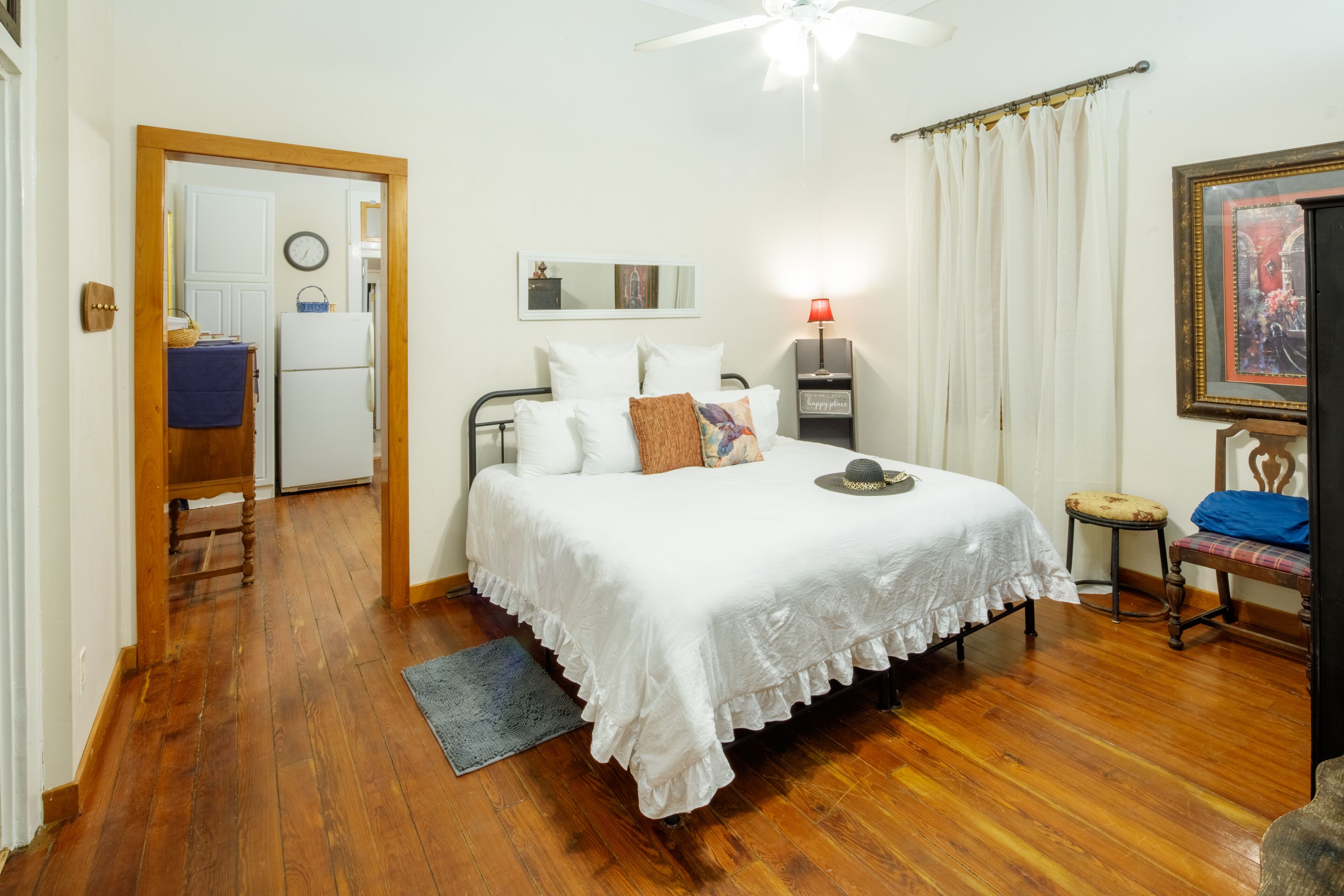 2 bedrooms, iron/ironing board, travel crib, free WiFi