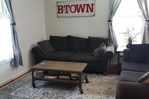 TV - Casa Bryan Park (Bloomington)