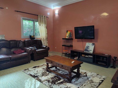 Spacious 2BR/2BA Modern Apartment