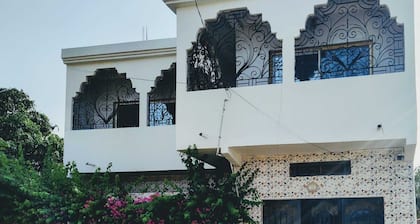 Spacious 2BR/2BA Modern Apartment