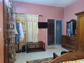 2 chambres, fer et planche à repasser, Wi-Fi, literie fournie