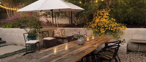 Outdoor dining