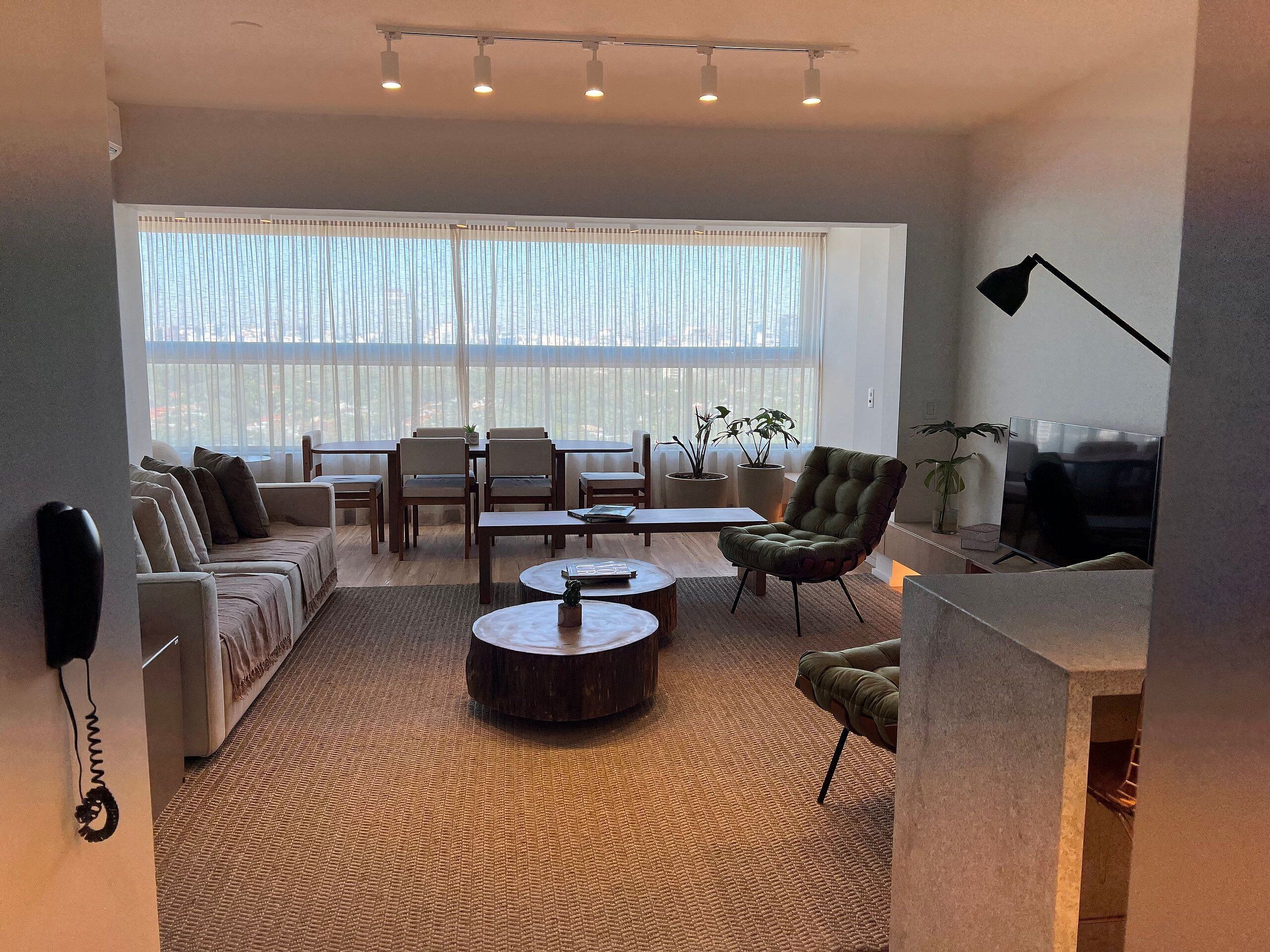 Apartment | Living area | 32-inch Smart TV with cable channels