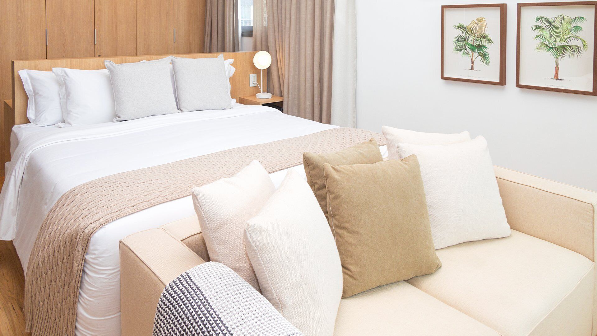 Premium bedding, in-room safe, individually decorated