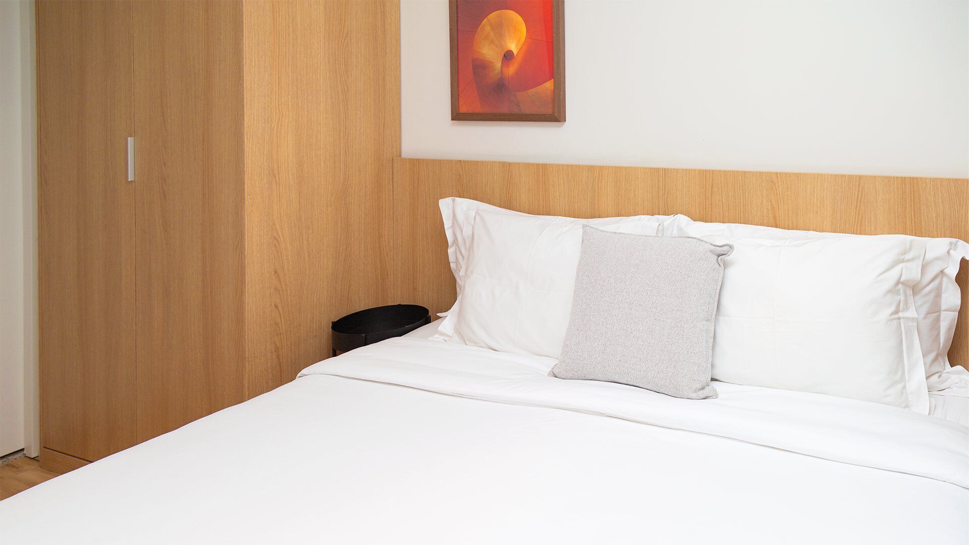 Premium bedding, in-room safe, individually decorated