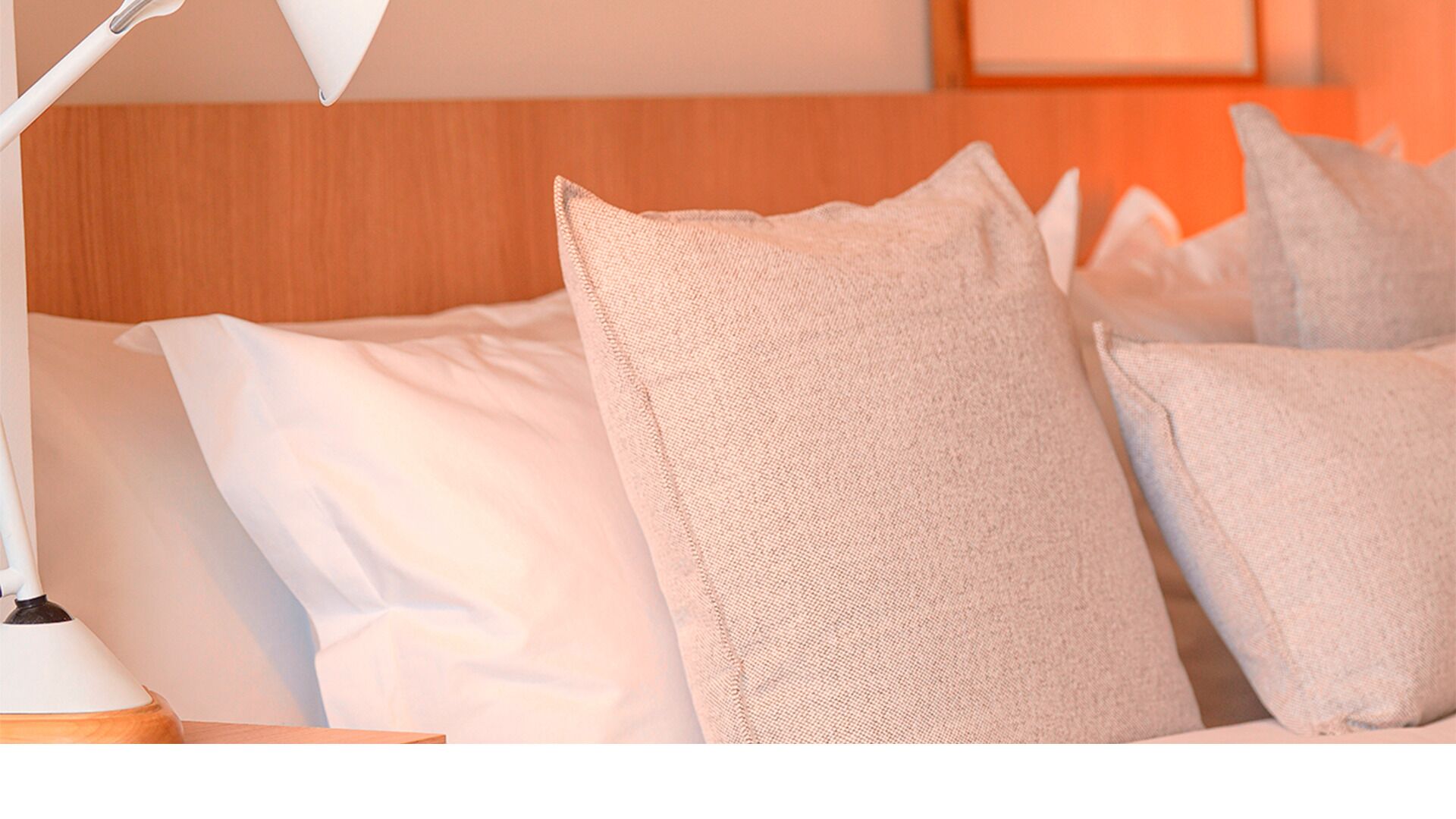 Premium bedding, in-room safe, individually decorated