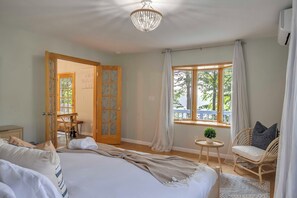 3 Schlafzimmer, Reisekinderbett, kostenloses WLAN, Bettwäsche