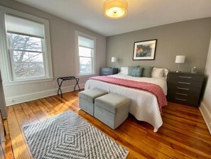 Room - Chic Historic Home w/Water View
(Norwalk)