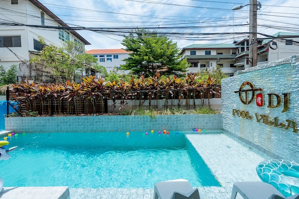 Pool - 👍👍👍pattaya villa 4 bedrooms 5 minutes jomtien beach near Walking street (CHON BURI)