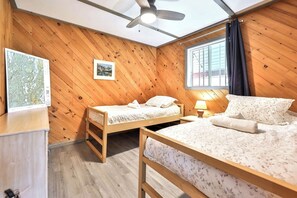 3 dormitoris, escriptori, wifi gratuïta i roba de llit 