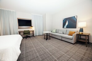 Studio Suite, 1 King Bed, Kitchen