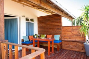 Outdoor dining - CAPELANDS RESORT- GARDEN COTTAGE #1 (Cape Town)