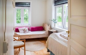 2 bedrooms, free WiFi, bed sheets