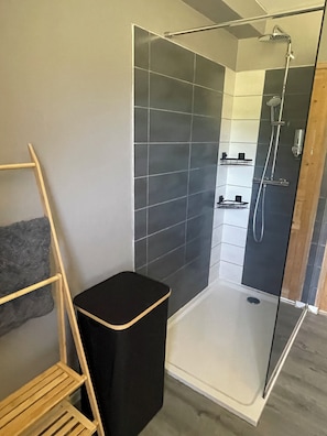 Hårtørrer, håndklæder, Sæbe, Shampoo