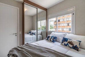 Apartamento família | 1 quarto, individualmente decorados, escrivaninha, cortinas blackout