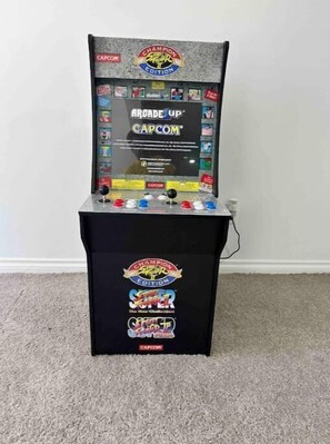 Games room - Bright and Cozy guest suite near airport (Calgary)