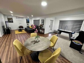 Interior - Bright and Cozy guest suite near airport (Calgary)