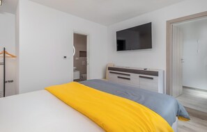 3 bedrooms, free WiFi, bed sheets