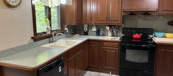 Chucle Homestead - Charming 3 bdrm, 2 bath ranch home