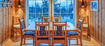 Beautiful home in Sjusjøen with sauna