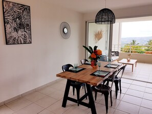 Dining - Appart Moderne Avec vue Mer & Pitons (Le Lamentin)