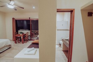 1 slaapkamer, een strijkplank/strijkijzer, gratis wifi, beddengoed