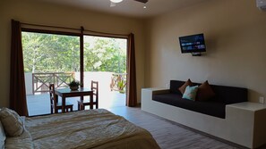 1 slaapkamer, een strijkplank/strijkijzer, gratis wifi, beddengoed