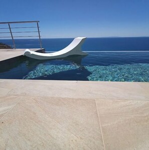 Pool - Endless Blue Villa (Βουβάς)