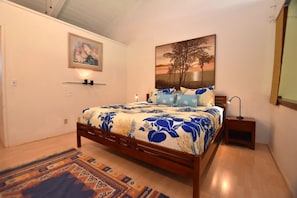 2 bedrooms, desk, travel cot, free WiFi