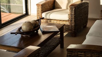 CASA EN LA LAGUNA FAMILIAR | Living area