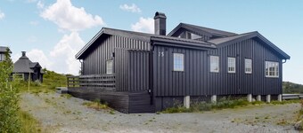 Amazing home in Eggedal with kitchen