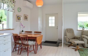 Dining - 2 bedroom gorgeous home in Malmköping (Malmköping)