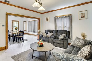 TV, fireplace - Walk to Eats & Events! Downtown Puyallup Home (Puyallup)